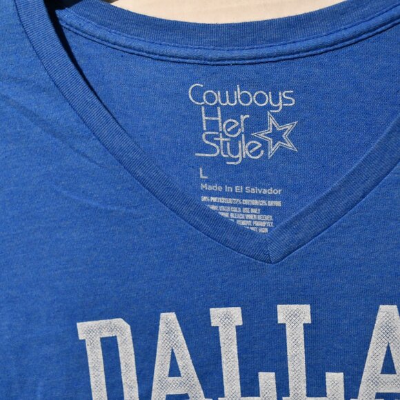 Dallas Cowboys Her Style Women's Distressed Coaches Tee Royal Blue NWT Large - Picture 3 of 7